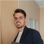Industrial Designer, con esperienze nel campo della progettazione di Prodotto, Arredo, Interni, Grafica e Fotografia e i vari software connessi alla progettazione e alla Grafica. Laurea Magistrale in Industrial Design, da lezioni in remoto.